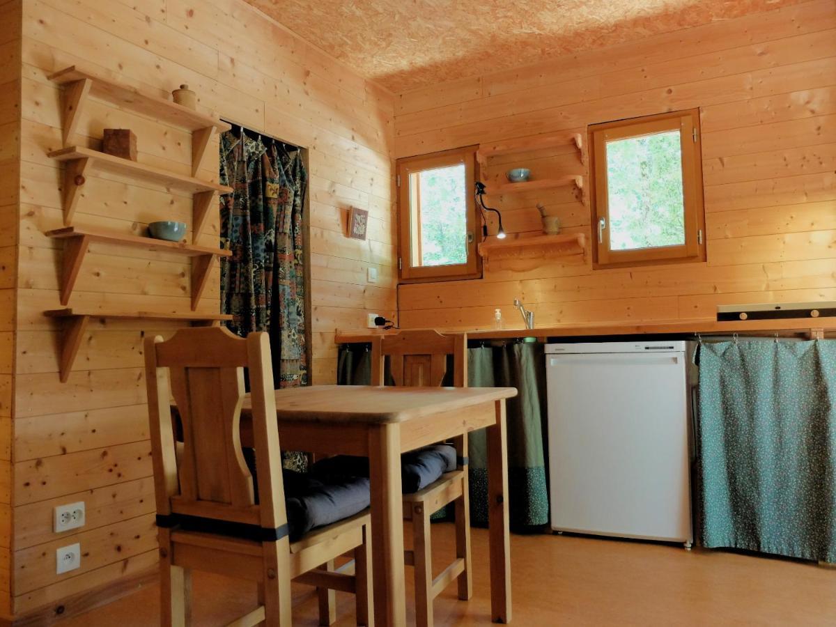 Gite Et Cabane Ecologiques 1000 Pailles Labastide-de-Virac 外观 照片