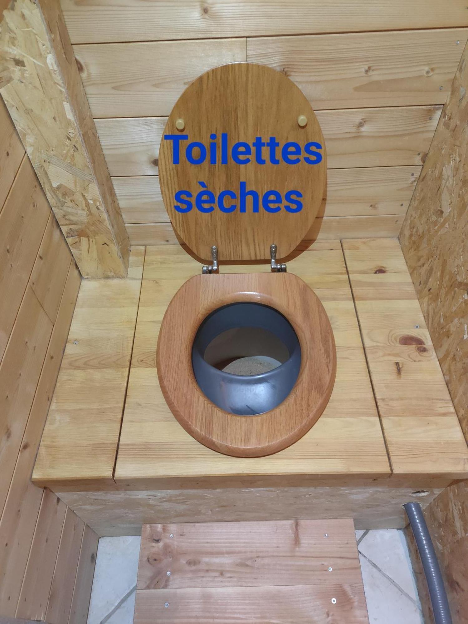 Gite Et Cabane Ecologiques 1000 Pailles Labastide-de-Virac 外观 照片